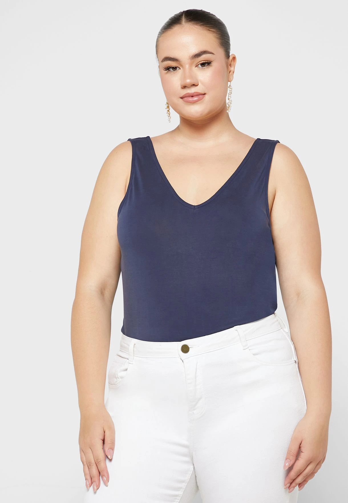Vero Moda Curve V-Neck Knitted Tank Top 3 Vero Moda Curve V-Neck Knitted Tank Top
