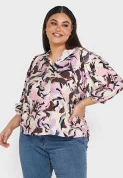 Vero Moda Curve V-Neck Knitted Top