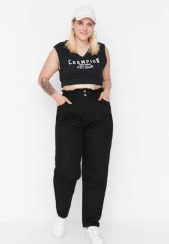 Button Detail Straight Jeans