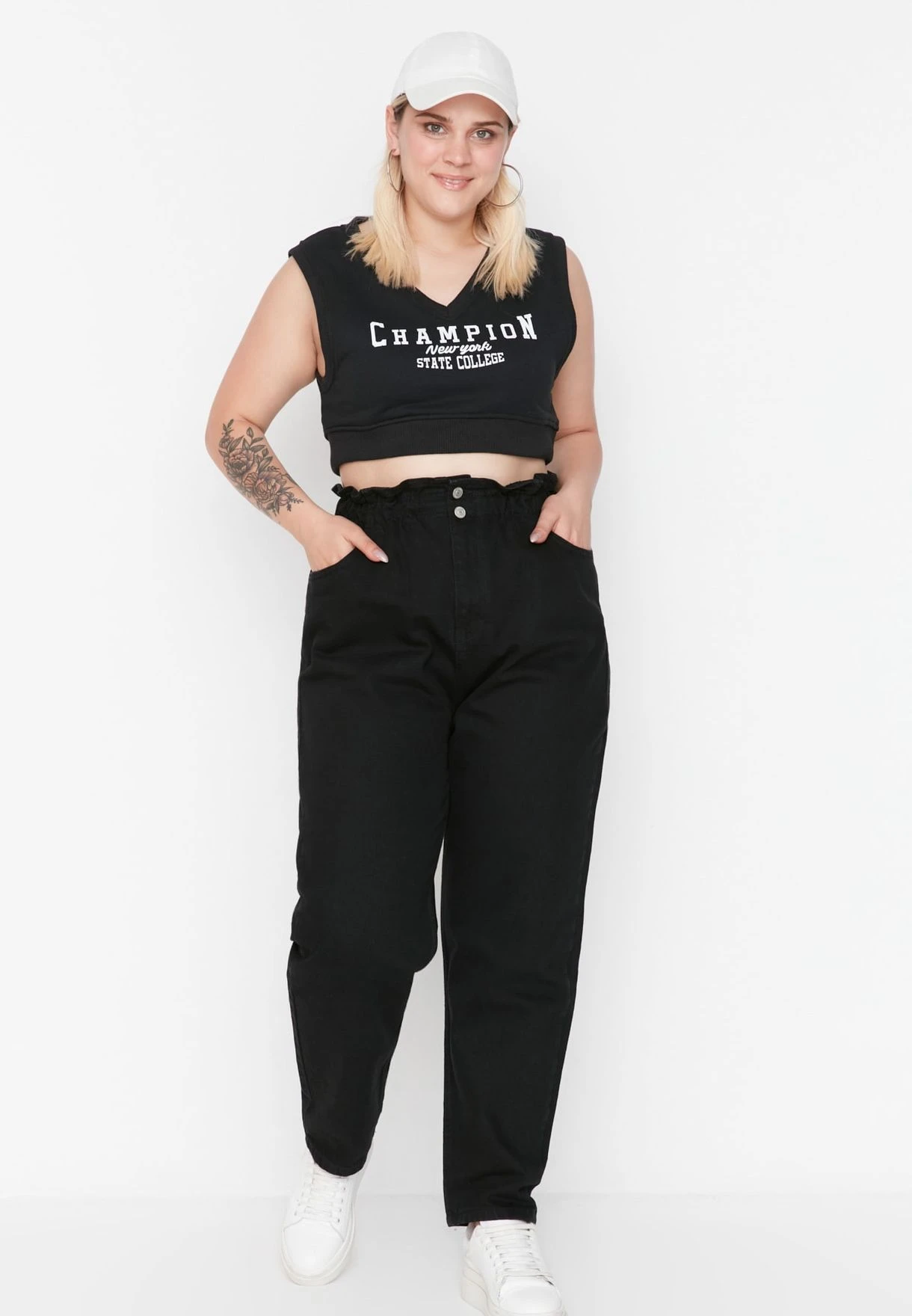 Button Detail Straight Jeans 3 Button Detail Straight Jeans