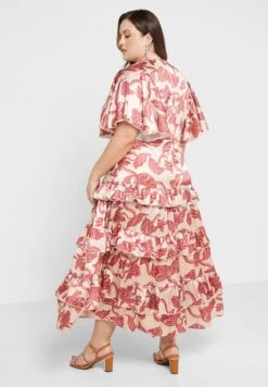 Front Page 14 Front Page -CARMAKOMA Clothing Sales 2 zoom desktop 110