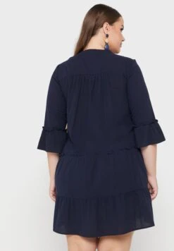 Front Page 8 Front Page -CARMAKOMA Clothing Sales 2 zoom desktop 131