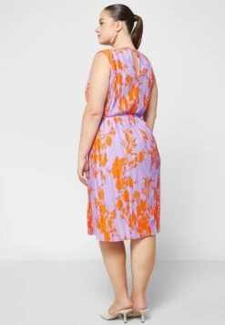 ONLY CARMAKOMA Printed Plisse Dress 7 ONLY CARMAKOMA Printed Plisse Dress -CARMAKOMA Clothing Sales 2 zoom desktop 145