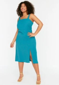 Front Page -CARMAKOMA Clothing Sales 2 zoom desktop 157