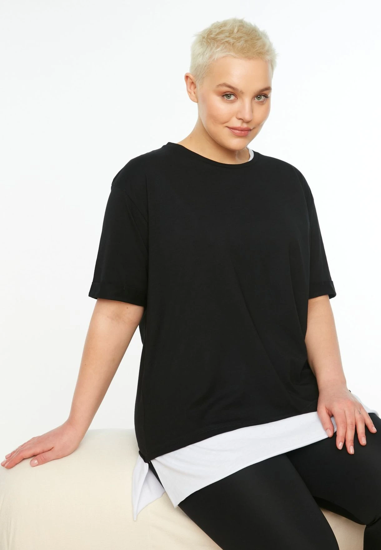 Contrast Detail Crew Neck T-Shirt 4 Contrast Detail Crew Neck T-Shirt - Image 2