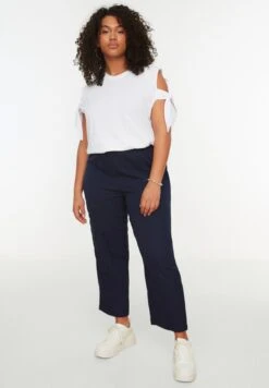 Front Page -CARMAKOMA Clothing Sales 2 zoom desktop 28