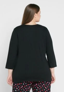 City Chic V-Neck Graphic Detail Top -CARMAKOMA Clothing Sales 2 zoom desktop 295