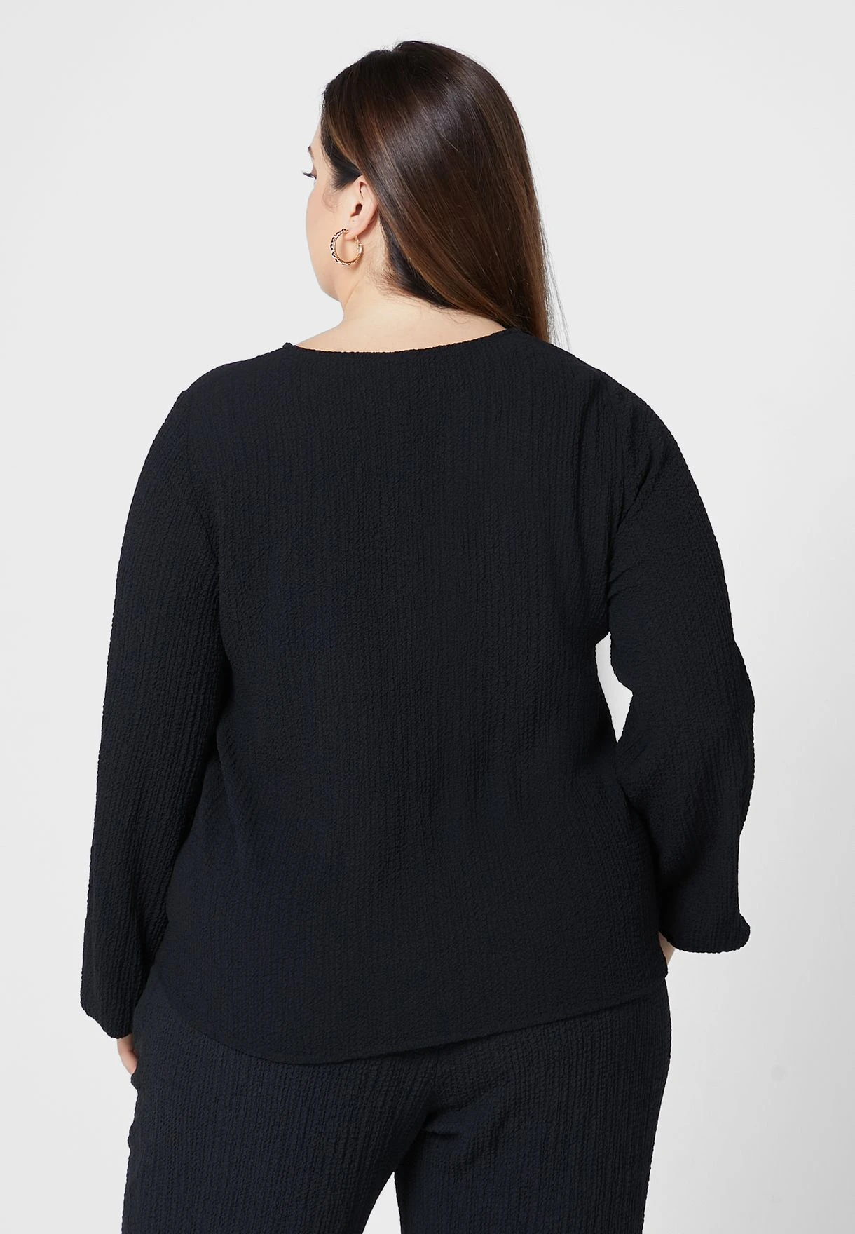 Vero Moda Curve V-Neck Puff Sleeve Top 4 Vero Moda Curve V-Neck Puff Sleeve Top - Image 2