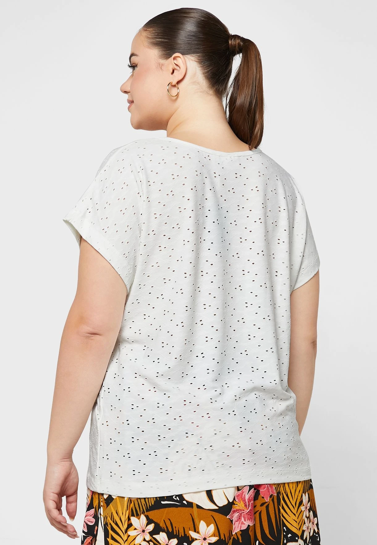 ONLY CARMAKOMA Openwork Knitted T-Shirt 4 ONLY CARMAKOMA Openwork Knitted T-Shirt - Image 2