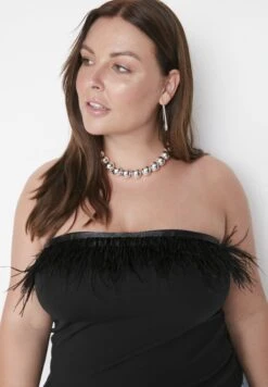 Front Page -CARMAKOMA Clothing Sales 2 zoom desktop 38