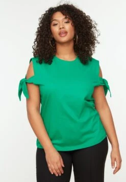 Front Page -CARMAKOMA Clothing Sales 2 zoom desktop 59