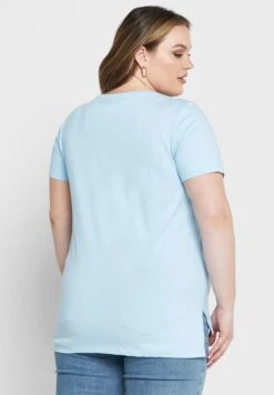 Front Page -CARMAKOMA Clothing Sales 2 zoom desktop 7