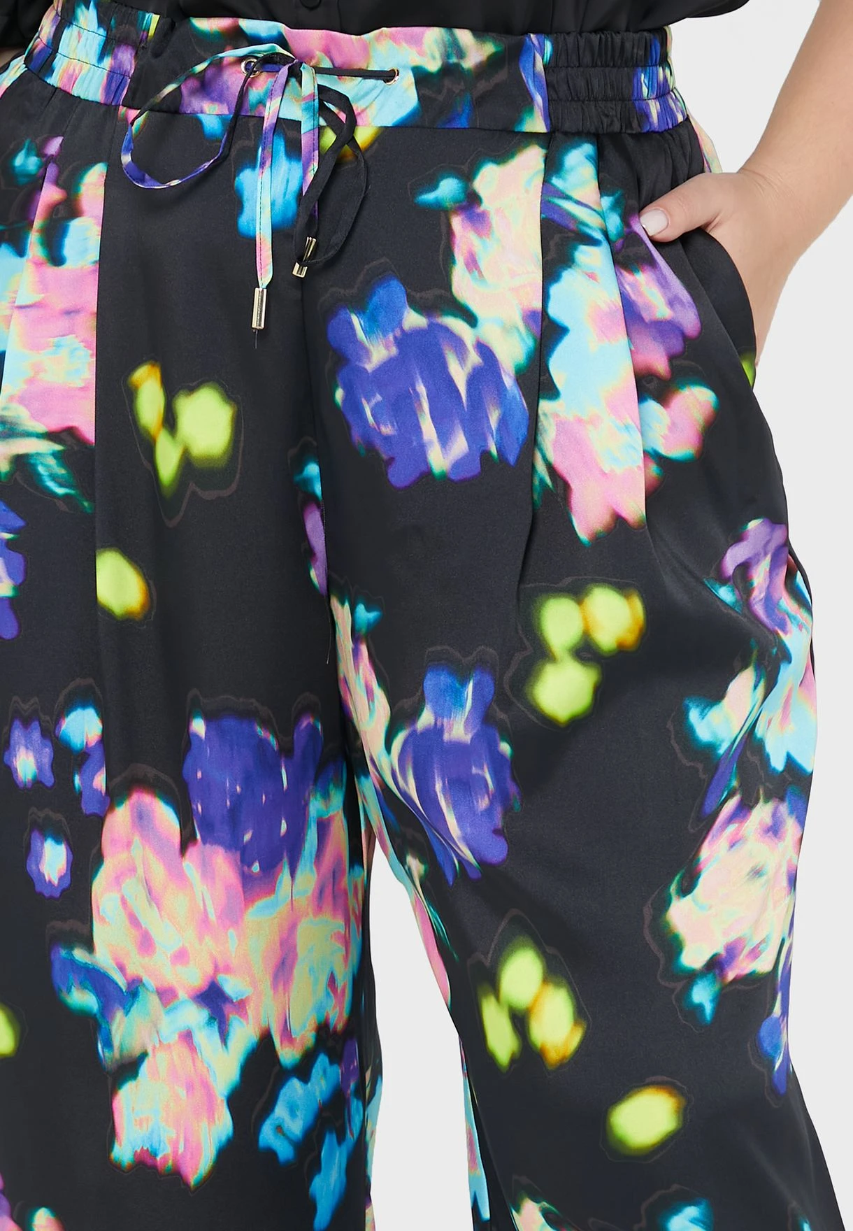 Floral Woven Trousers 5 Floral Woven Trousers - Image 3
