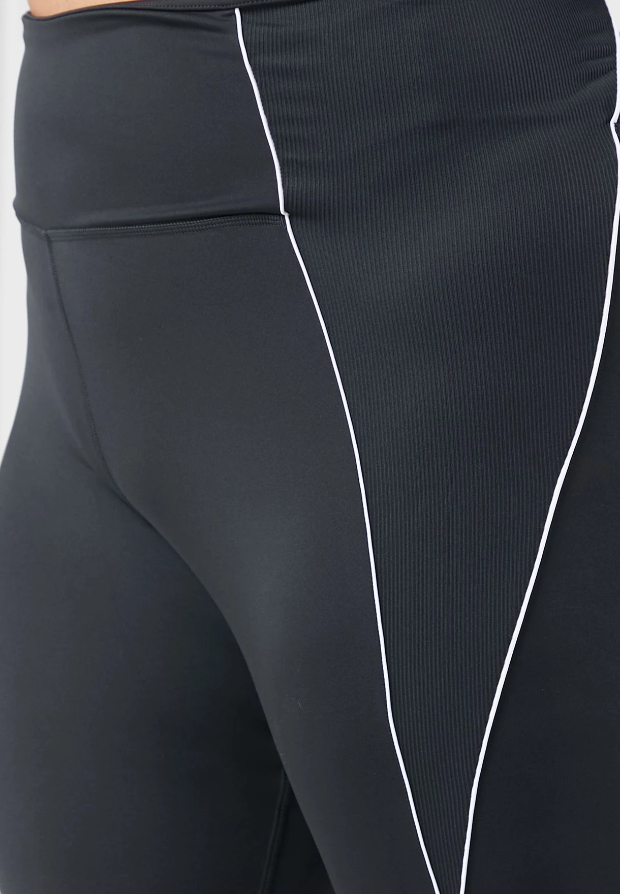 Reebok Workout Ready Tights 5 Reebok Workout Ready Tights - Image 3