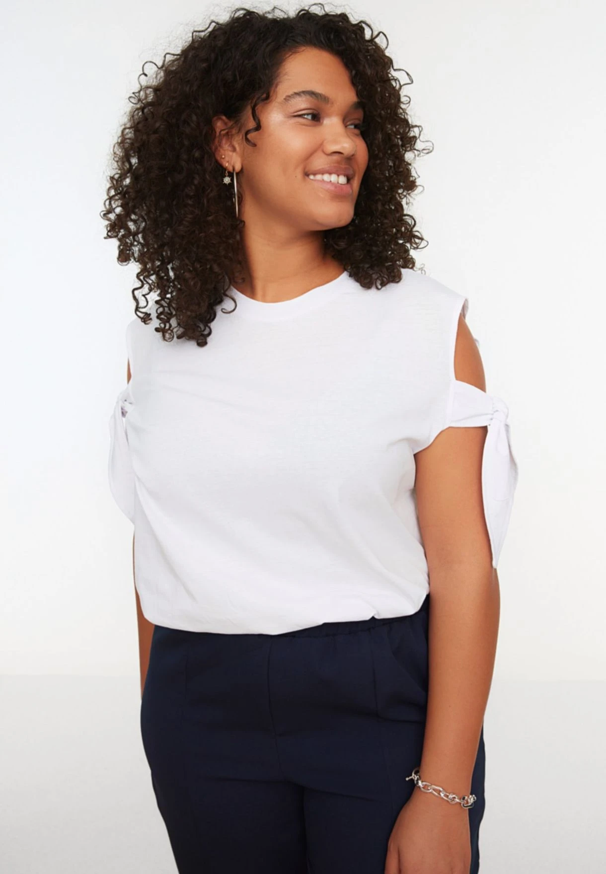 Crew Neck Tie Detail T-Shirt 5 Crew Neck Tie Detail T-Shirt - Image 3