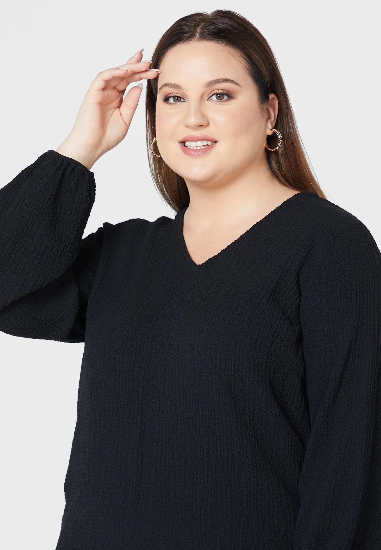 Vero Moda Curve V-Neck Puff Sleeve Top 5 Vero Moda Curve V-Neck Puff Sleeve Top - Image 3