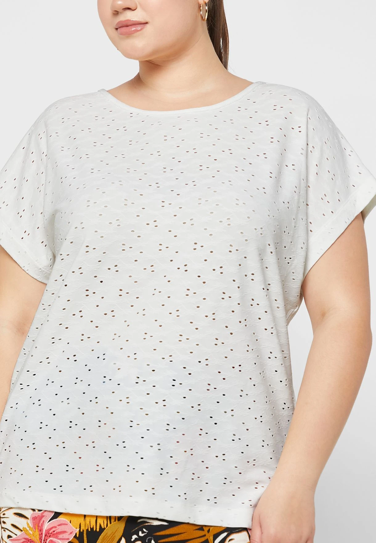 ONLY CARMAKOMA Openwork Knitted T-Shirt 5 ONLY CARMAKOMA Openwork Knitted T-Shirt - Image 3