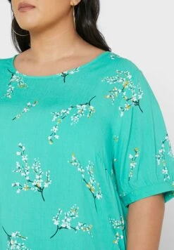 ONLY CARMAKOMA Floral Keyhole Detail Top -CARMAKOMA Clothing Sales 3 zoom desktop 322