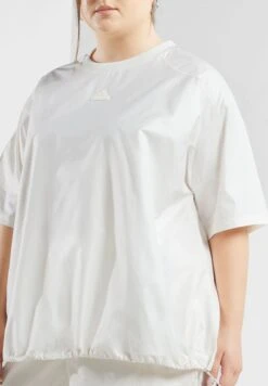 ADIDAS Essential T-Shirt 8 ADIDAS Essential T-Shirt -CARMAKOMA Clothing Sales 3 zoom desktop 34