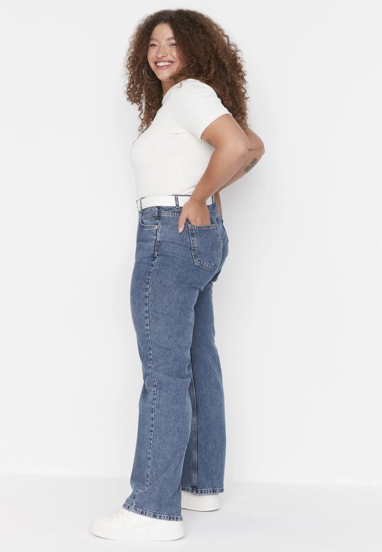 Wide Leg Jeans 5 Wide Leg Jeans - Image 3