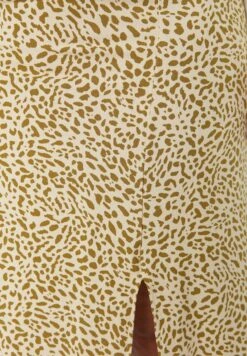 Printed Side Slit Midi Skirt 9 Printed Side Slit Midi Skirt -CARMAKOMA Clothing Sales 3 zoom desktop 406