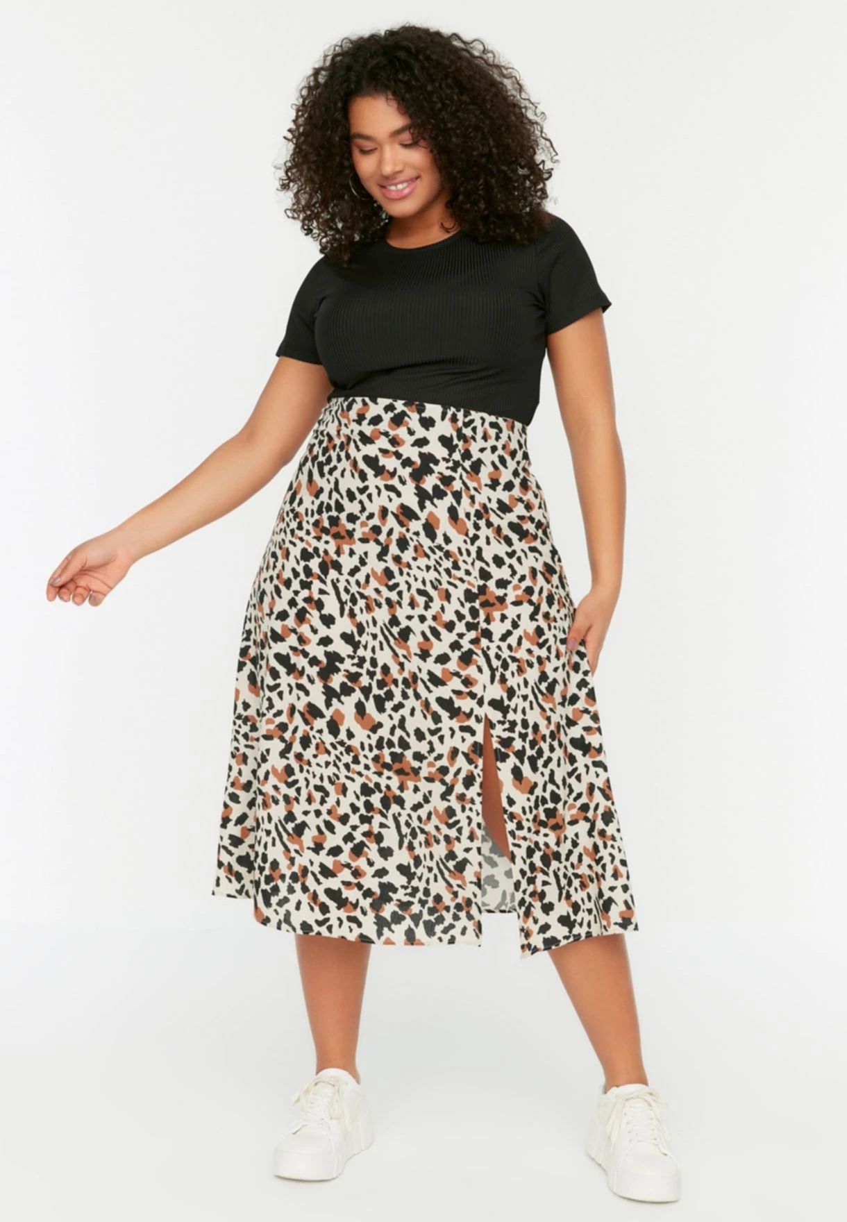 Side Split Printed Skirt 5 Side Split Printed Skirt - Image 3