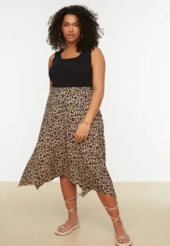 Asymmetric Printed Midi Skirt -CARMAKOMA Clothing Sales 3 zoom desktop 427
