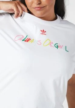 Adidas Originals Graphic T-Shirt -CARMAKOMA Clothing Sales 3 zoom desktop 54