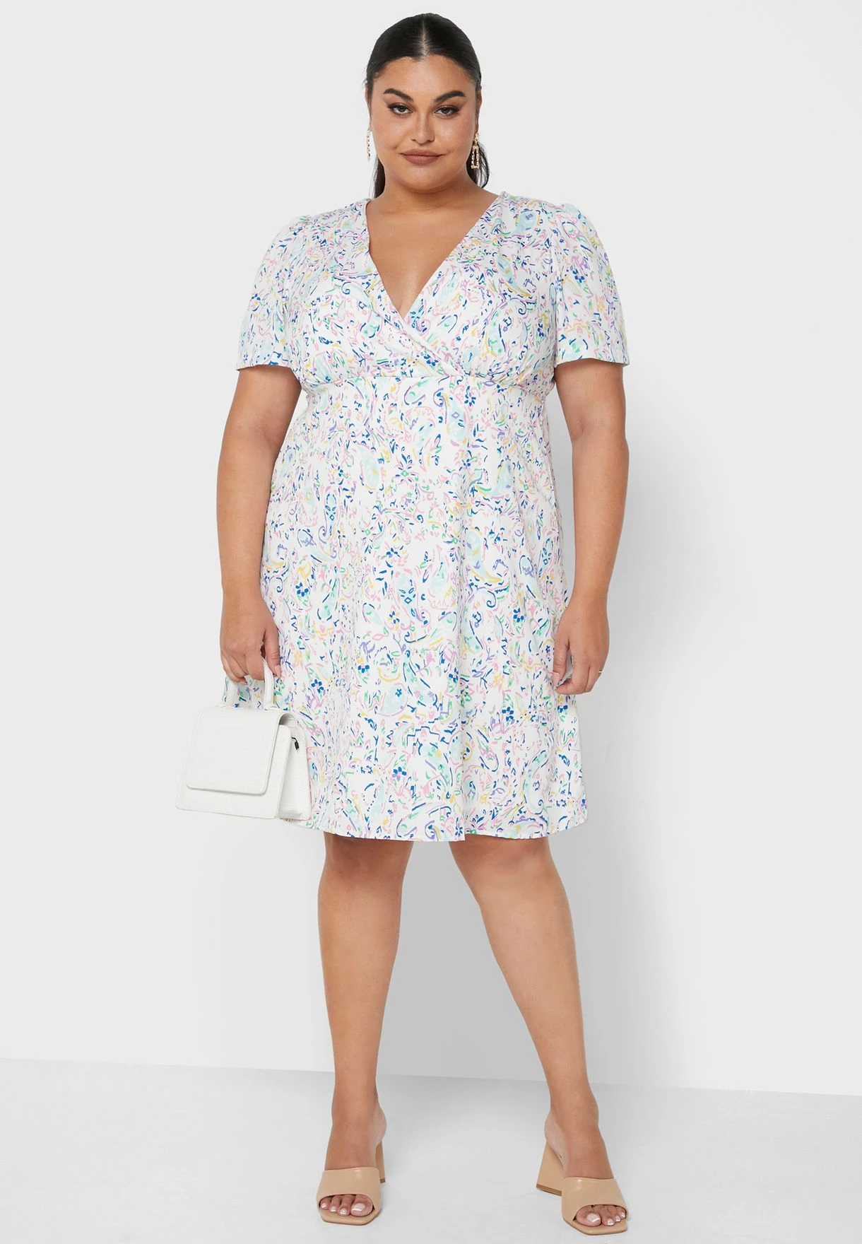 Vero Moda Curve Short Sleeve Dress 6 Vero Moda Curve Short Sleeve Dress - Image 4