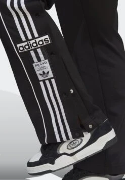 Adidas Originals Adibreak Sweatpants 9 Adidas Originals Adibreak Sweatpants -CARMAKOMA Clothing Sales 4 zoom desktop 210