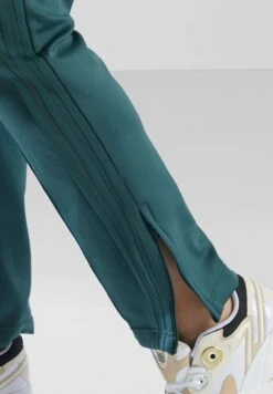 Adidas Originals Straight Cut Slim Fit Sweatpants -CARMAKOMA Clothing Sales 4 zoom desktop 218