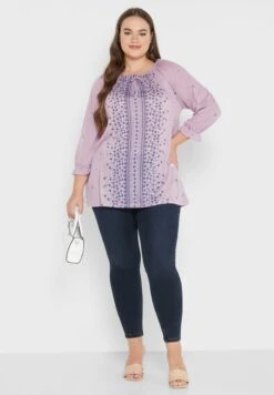 Avenue Printed Top 9 Avenue Printed Top -CARMAKOMA Clothing Sales 4 zoom desktop 300