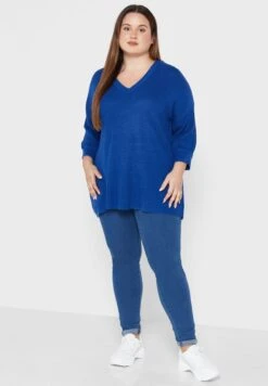 Vero Moda Curve V-Neck Cuffed Sleeve Top 9 Vero Moda Curve V-Neck Cuffed Sleeve Top -CARMAKOMA Clothing Sales 4 zoom desktop 316