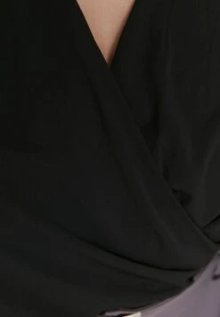 Surplice Neck Knitted Top -CARMAKOMA Clothing Sales 4 zoom desktop 323