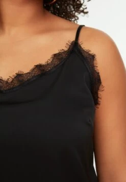 Lace Detail Strappy Top -CARMAKOMA Clothing Sales 4 zoom desktop 324