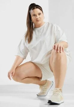 ADIDAS Essential T-Shirt 9 ADIDAS Essential T-Shirt -CARMAKOMA Clothing Sales 4 zoom desktop 33