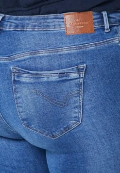 ONLY CARMAKOMA High Waist Flare Jeans 10 ONLY CARMAKOMA High Waist Flare Jeans -CARMAKOMA Clothing Sales 4 zoom desktop 349