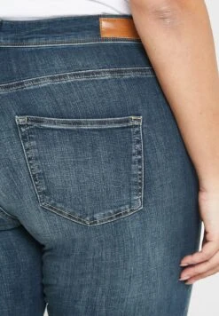 Vero Moda Curve High Waist Skinny Jeans -CARMAKOMA Clothing Sales 4 zoom desktop 351