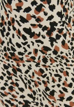 Side Split Printed Skirt 10 Side Split Printed Skirt -CARMAKOMA Clothing Sales 4 zoom desktop 395