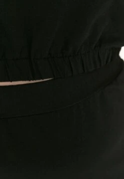 Crew Neck Top & Skirt Set 14 Crew Neck Top & Skirt Set -CARMAKOMA Clothing Sales 4 zoom desktop 405