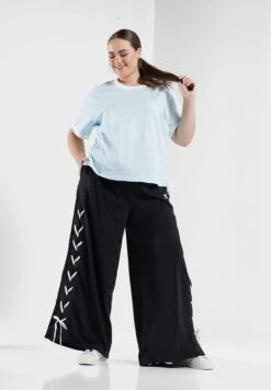 Adidas Originals Laced T-Shirt 9 Adidas Originals Laced T-Shirt -CARMAKOMA Clothing Sales 4 zoom desktop 42