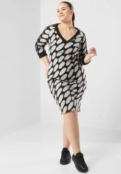 Adidas Originals Logo T-Shirt Dress 10 Adidas Originals Logo T-Shirt Dress -CARMAKOMA Clothing Sales 4 zoom desktop 64