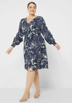 Vero Moda Curve V-Neck Knitted Shirt Dress 9 Vero Moda Curve V-Neck Knitted Shirt Dress -CARMAKOMA Clothing Sales 4 zoom desktop 90