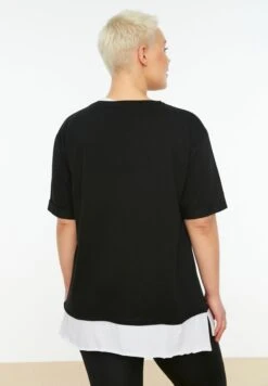 Contrast Detail Crew Neck T-Shirt 11 Contrast Detail Crew Neck T-Shirt -CARMAKOMA Clothing Sales 5 zoom desktop 14