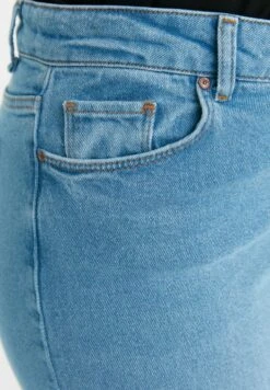 Ripped Skinny Jeans 12 Ripped Skinny Jeans -CARMAKOMA Clothing Sales 5 zoom desktop 161