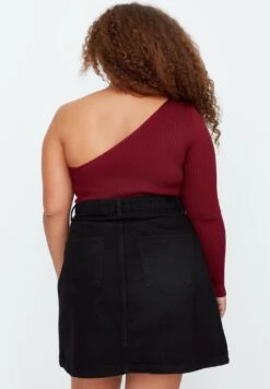 High Waist Denim Skirt 11 High Waist Denim Skirt -CARMAKOMA Clothing Sales 5 zoom desktop 170