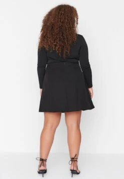 Chain Detailed Pleated Skirt -CARMAKOMA Clothing Sales 5 zoom desktop 172