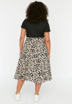 Side Split Printed Skirt 11 Side Split Printed Skirt -CARMAKOMA Clothing Sales 5 zoom desktop 181