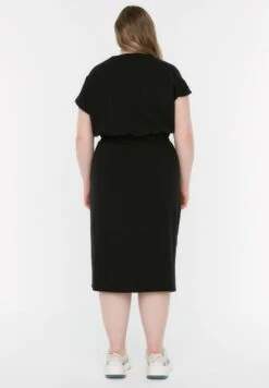 Crew Neck Top & Skirt Set 15 Crew Neck Top & Skirt Set -CARMAKOMA Clothing Sales 5 zoom desktop 185