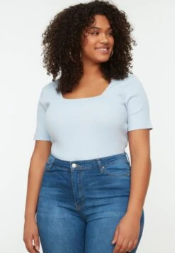 Square Neck Knitted T-Shirt 12 Square Neck Knitted T-Shirt -CARMAKOMA Clothing Sales 5 zoom desktop 21